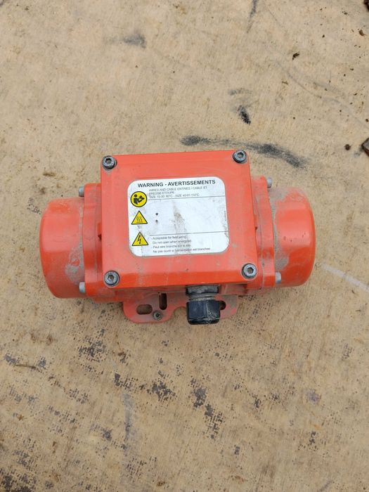 Silnik wibracyjny 230V 4, 2kg