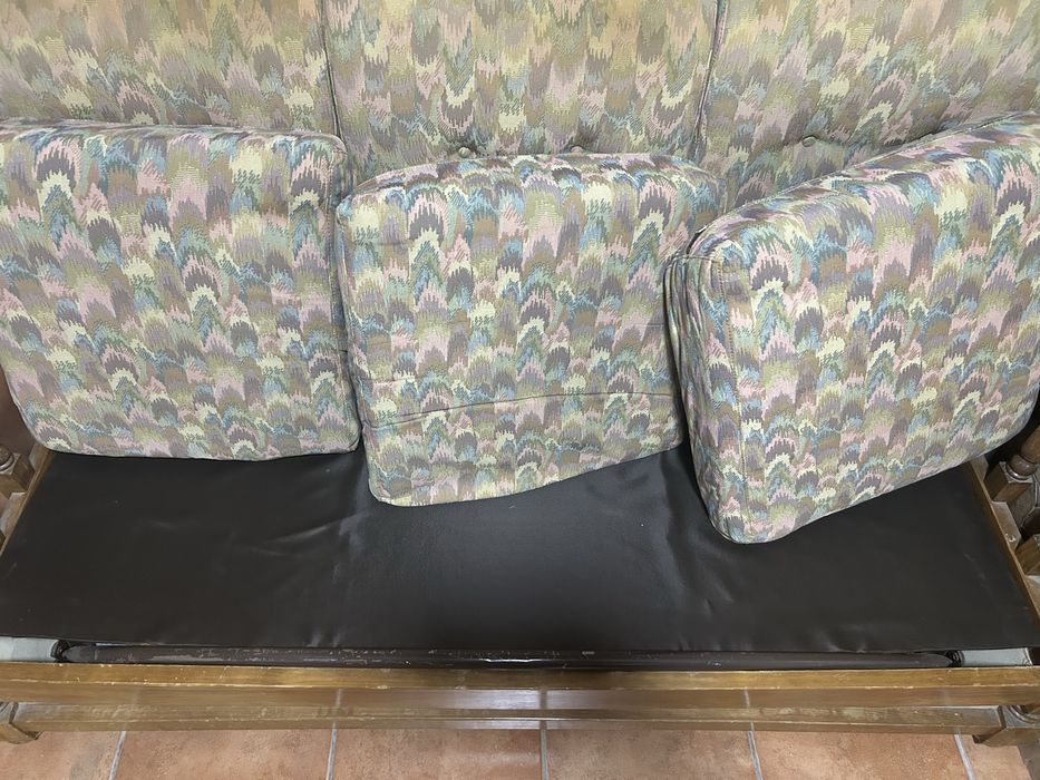 Sofá-cama antigo/vintage de 3 lugares em madeira
