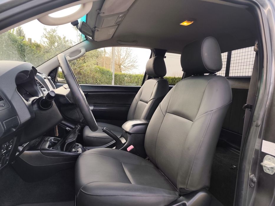 Toyota Hilux 2.5D4D 4x4 King Cab 3 Lugares Nacional