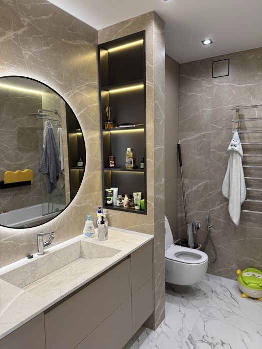 Продам 2 комнатную квартиру с дизайнерским ремонтом 70м2