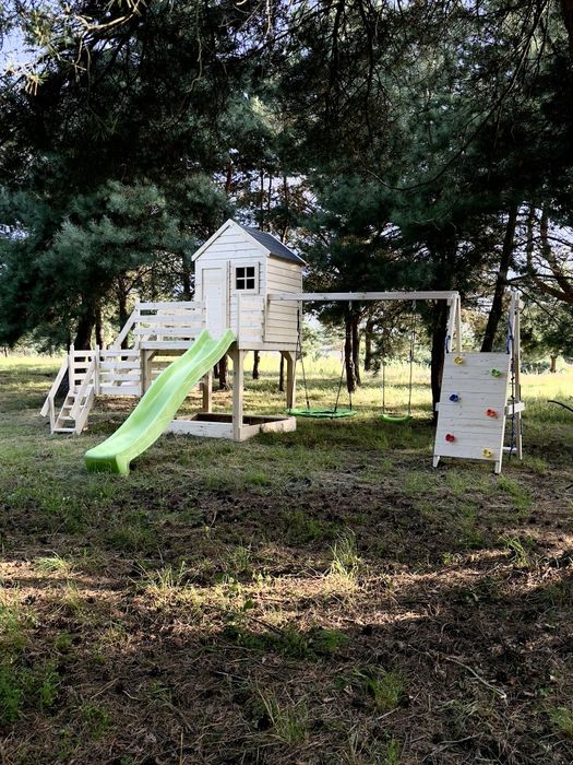 Domek dla dzieci. Plac zabaw