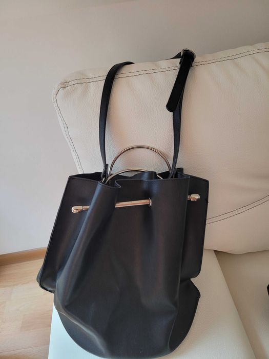 Torebka czarna, Reserved