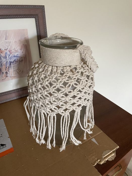 Jarra decorativa com macrame