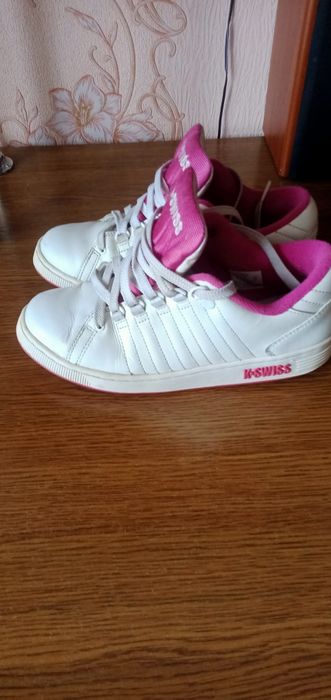 красовки шкіряні 37розмір