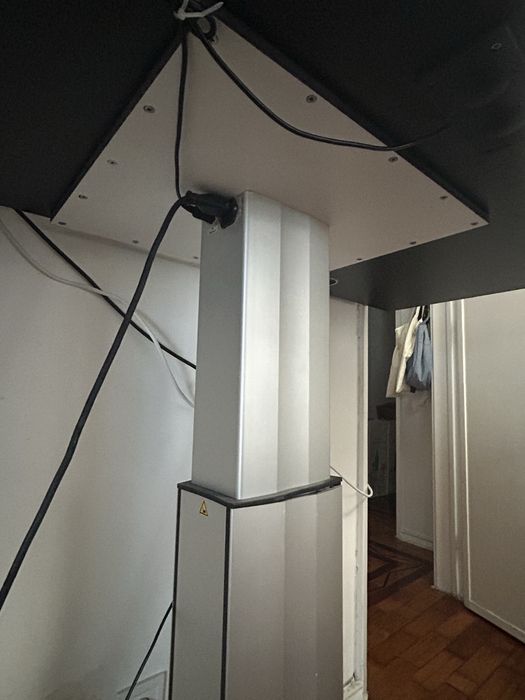 Secretária elevatória / Standing desk