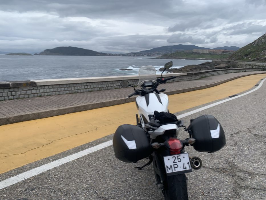 Honda NC700X com malas