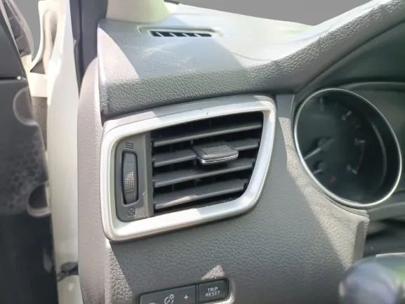 Difusor / saída de ar NISSAN Qashqai II (J11)