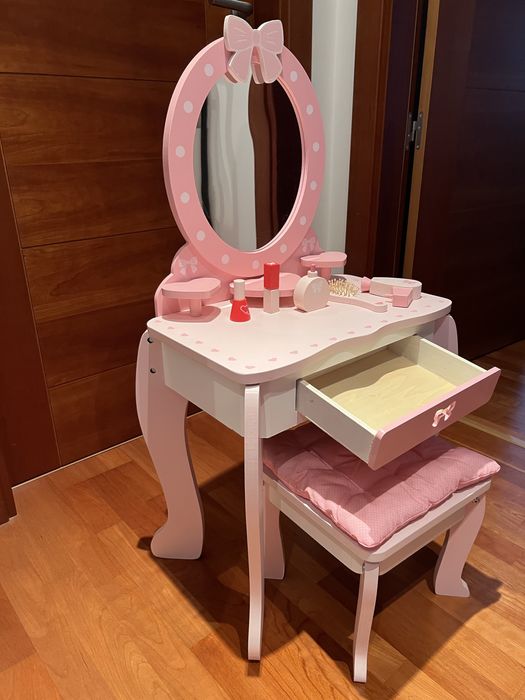 Toucador de Madeira para Criança