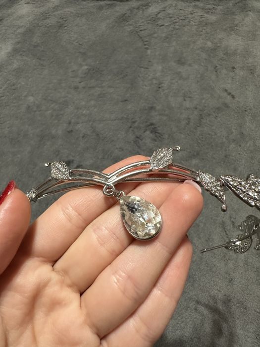 Диадема, тиара, украшение на голову с кристалами