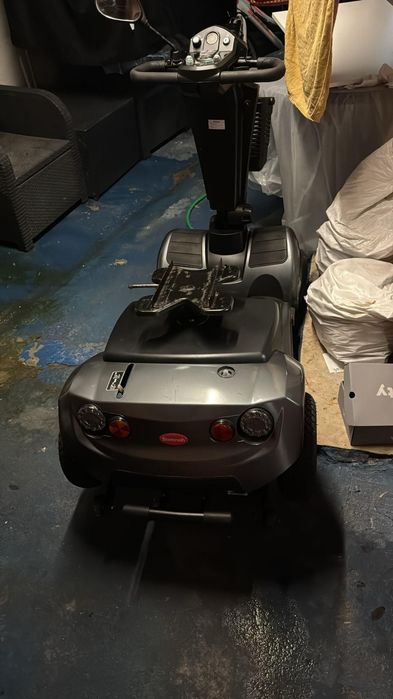 SCOTTER electrica nova 500€