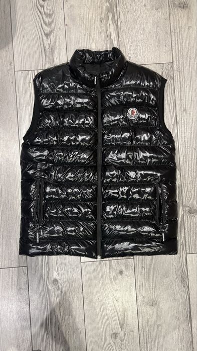 Czarny bezrekawnik Moncler