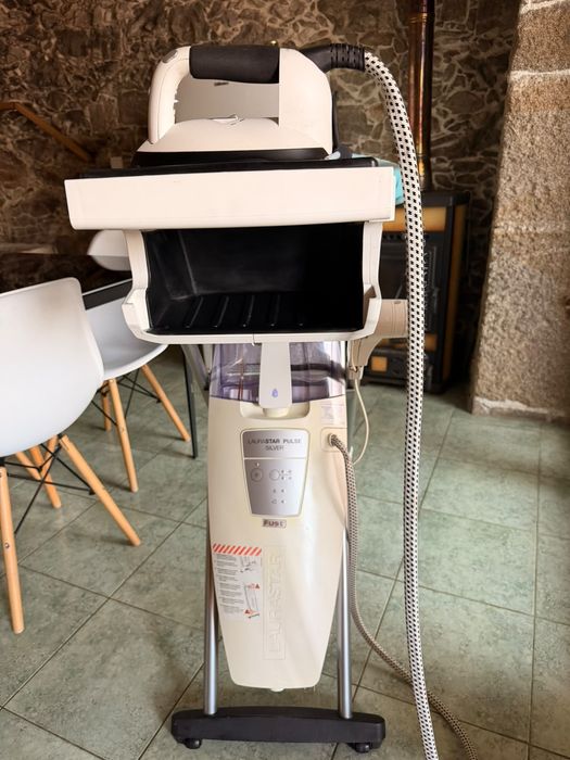 Tabua de engomar l Ferro de engomar l Laurastar Pulse Silver | Sistema Profissional de Engomar | Excelente Estado | Completo
