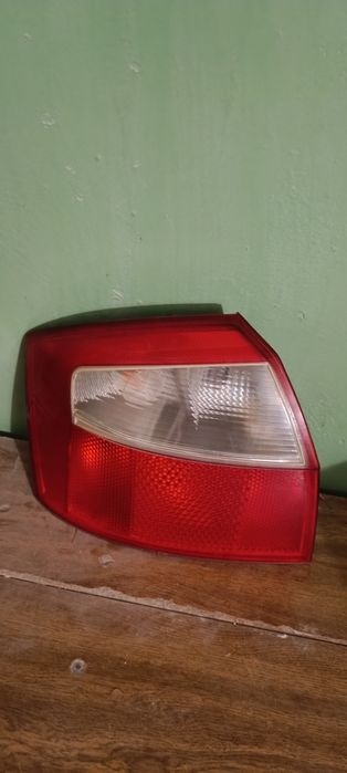 Audi a4 b6 lampa tylna prawa