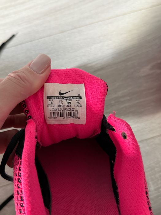 Жіночі кросівки Nike р.39