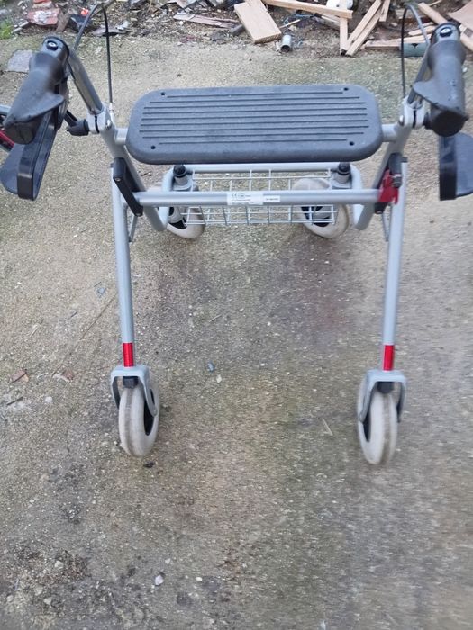 A.ndarilhl em muito bom estado geral