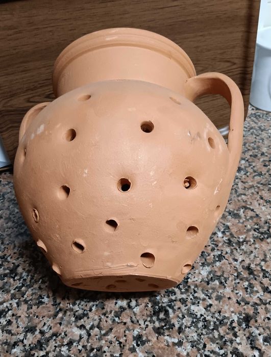 Peça em barro para assar castanhas