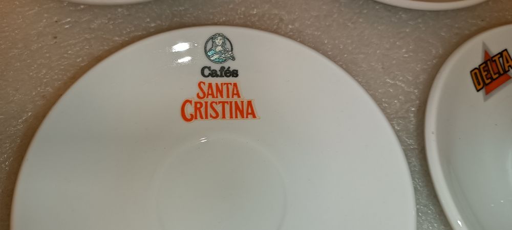 10 conjuntos antigos de chávenas de café