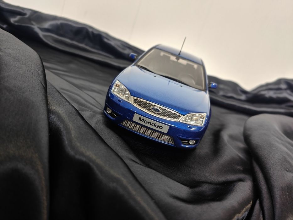 Ford Mondeo ST220 Otto 1:18