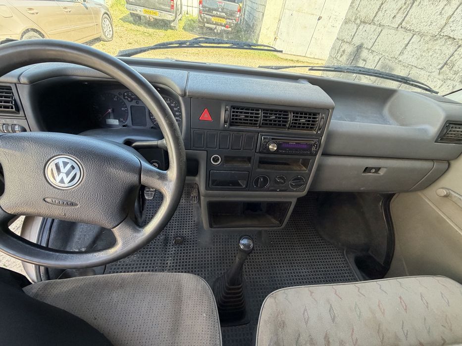 Бус VW Transporter