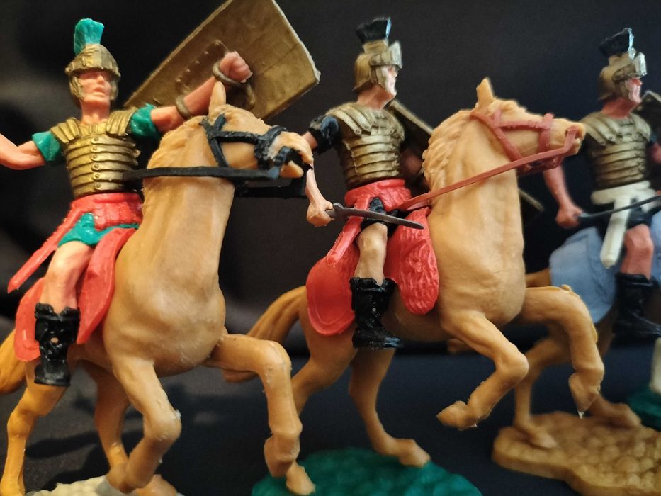 Timpo Romanos a Cavalo Raros com Botas Pretas