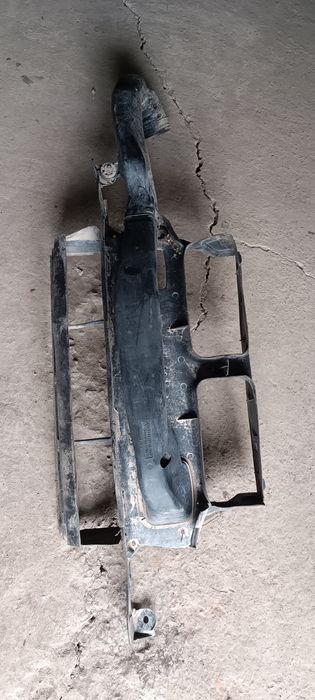 Дифузор,повітрезабірик BMW7 e38