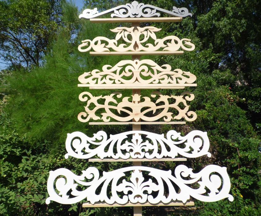 Nadokienniki drewniane, zdobienia drewniane domów, ornamenty drewniane