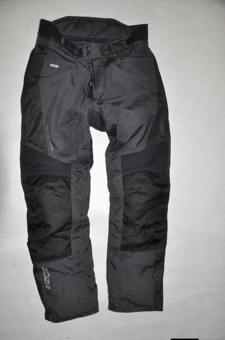 Літній мото костюм Buse 
В гарному стані без нюансів та запаху 
Повний