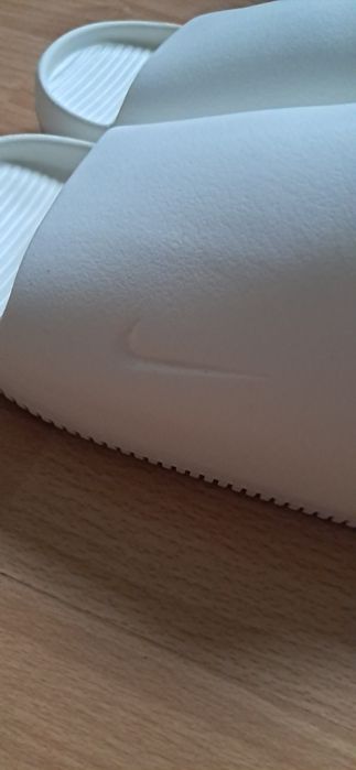 Klapki Nike białe