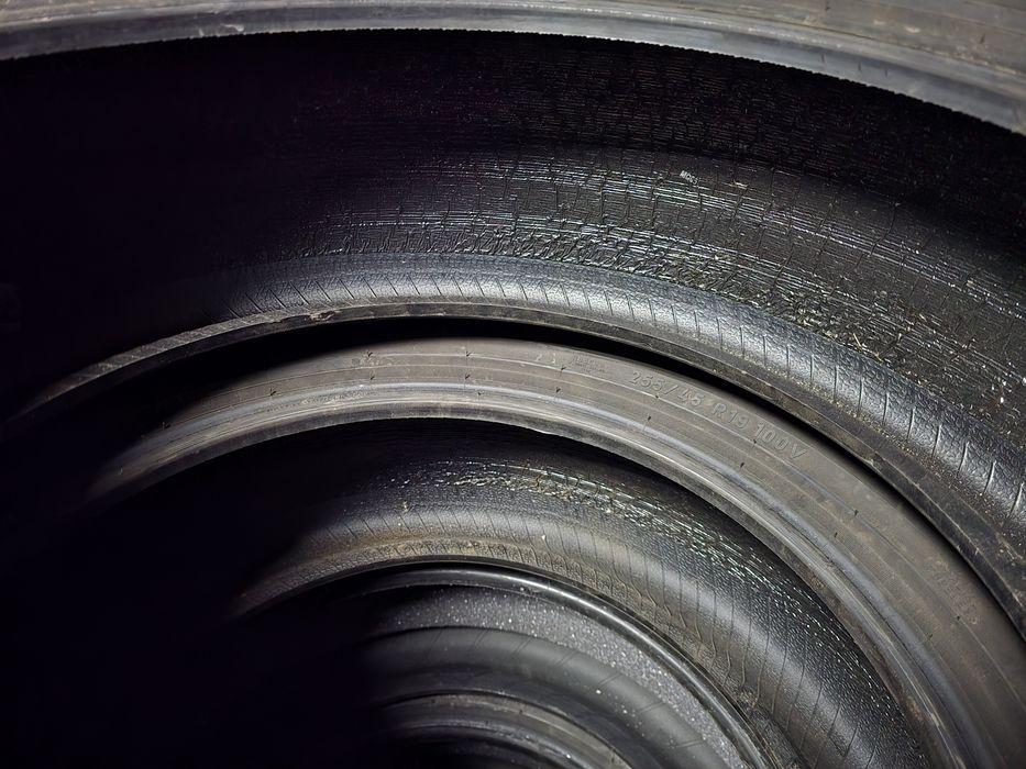 255/45R19 Pirelli Scorpion 100W