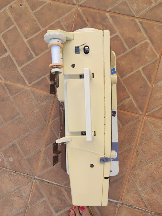 Maquina de costura elétrica Singer samba 3