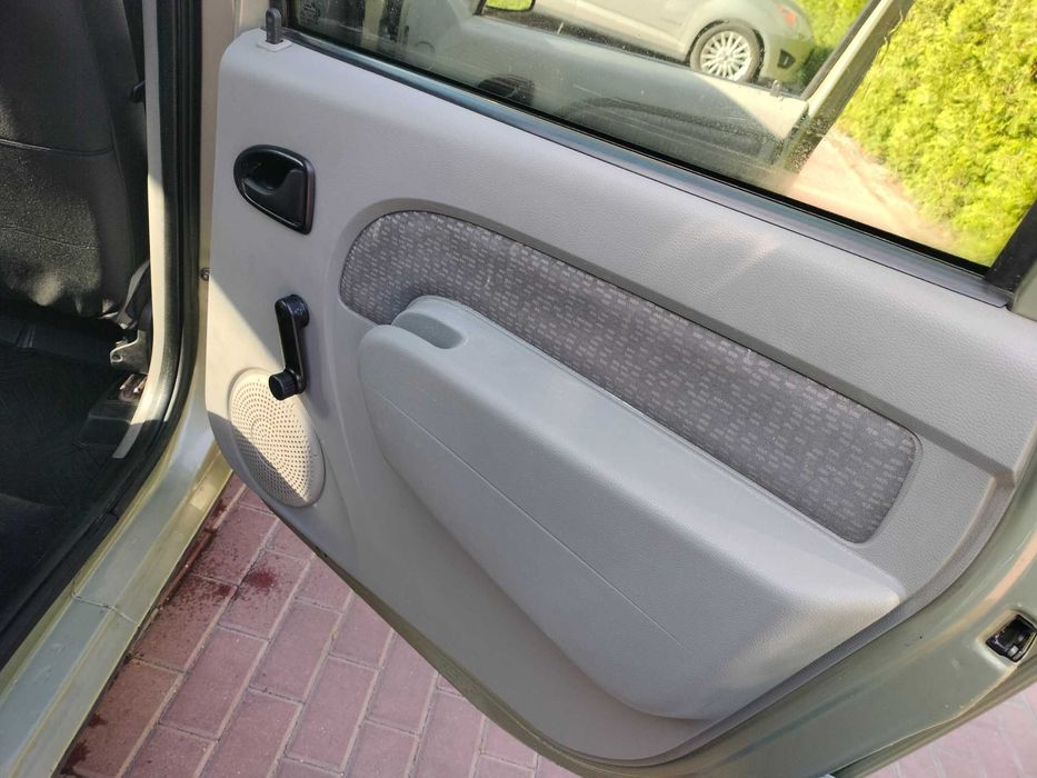 Dacia Logan MCV 2008 р 1,6 - 8 кл