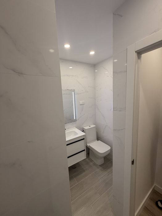 Espaço Renovado para Arrendamento | Ideal para Escritório, Armazém ou Atividade Profissional