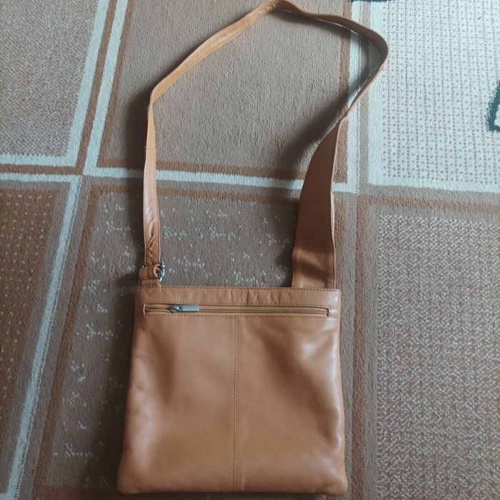 Сумка жіноча шкіряна.