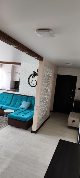 Продам 4-х комнату квартиру на площади победы