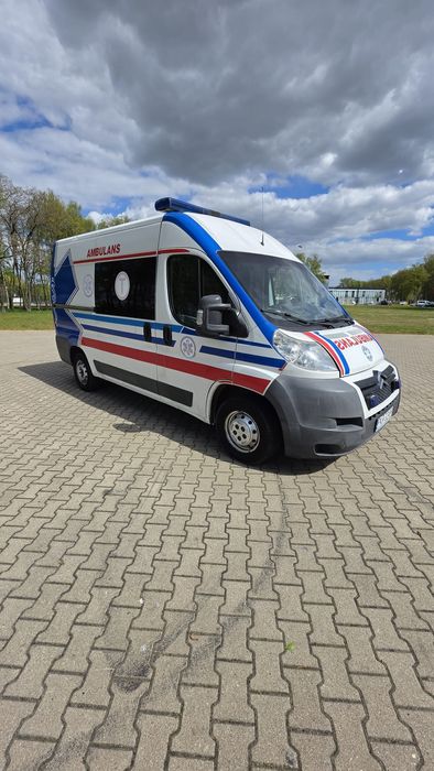 Karetka pogotowia sanitarny citroen jumper 3.0