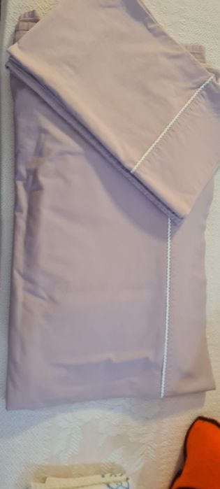 Vendo conjunto de lençóis cama de casal.