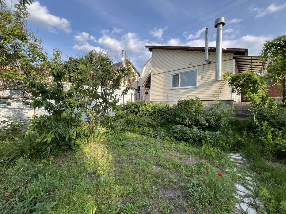 Будинок в лісовій Бучі з ремонтом