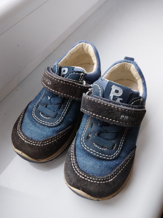 Дитяче взуття весна