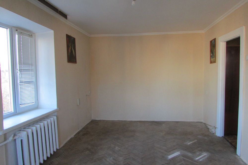 Ст. метро Почайна.  вул. Троїцько-Кирилівська 14