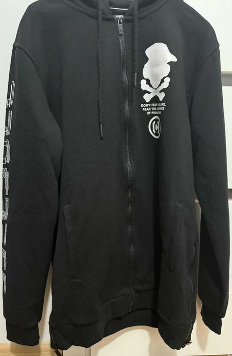 Rozpinana bluza z kapturem Progress marki Cropp