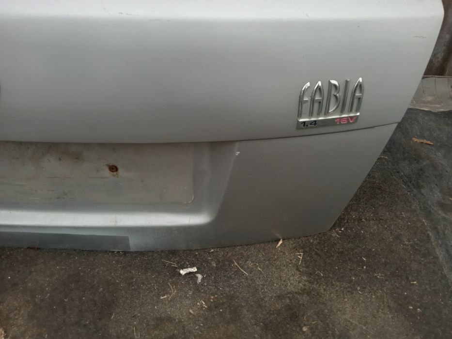 Крышка багажника на ШКОДУ ФАБИЯ хачбэк