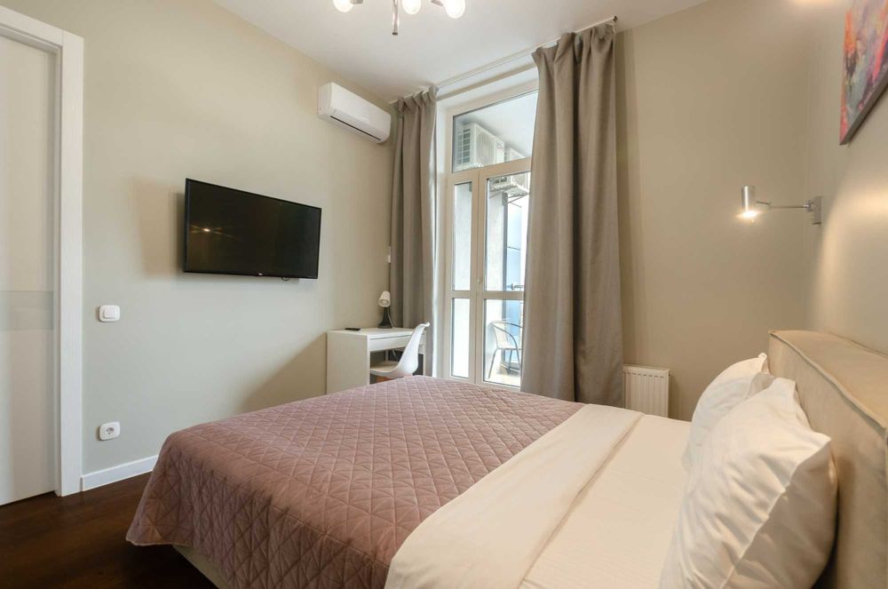 Подобова оренда 2 к.кв.в ЖК «Central Park» вул.Маккейна 7 центр-9-555.biz.ua