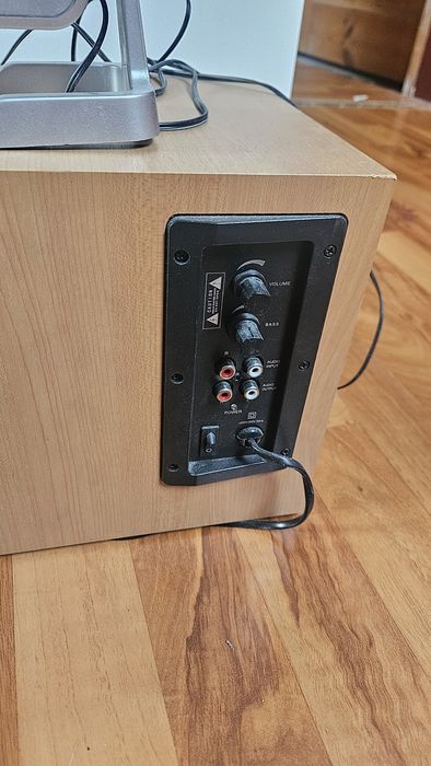 Gramofon Philips fp563 + przedwzmacniacz  oraz glosniki 2.1