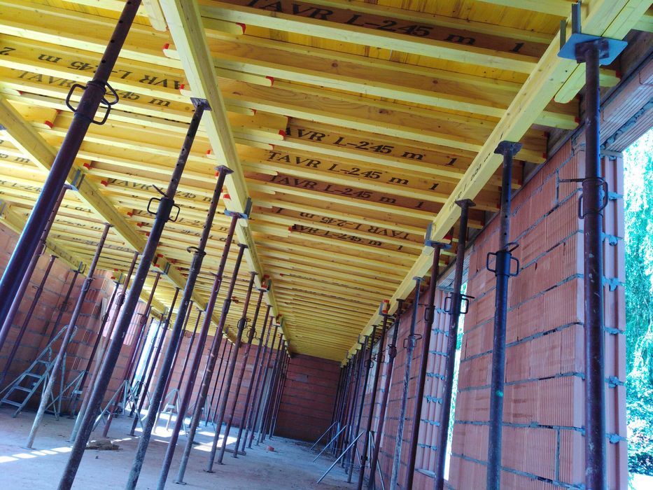 Wynajem wypożyczalnia szalunków stropowych, szalunki stropowe, stemple