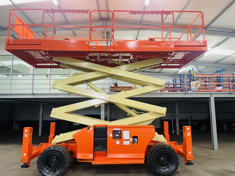 Plataforma elevatória tesoura a diesel