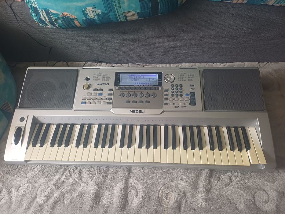 Продам синтезатор MEDELI mc850
