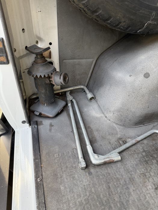 Mercedes MB 100  certificada ACP Clássicos