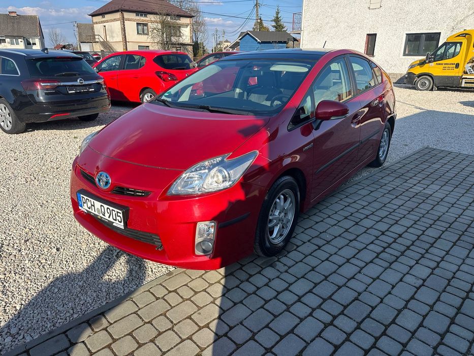 Toyota Prius Bogate wyposażenie nawigacja bezwypadkowy książka serwisowa