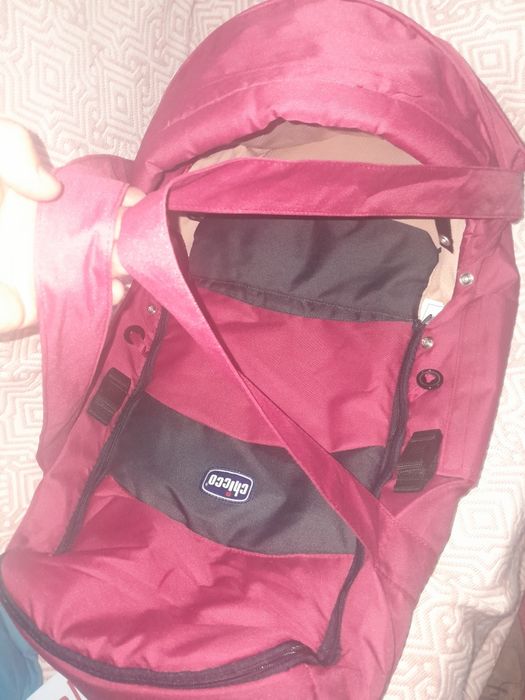 1 carrinho bebe chicco+2 bercos chicco+ 2 banheiras pre- natal 40€