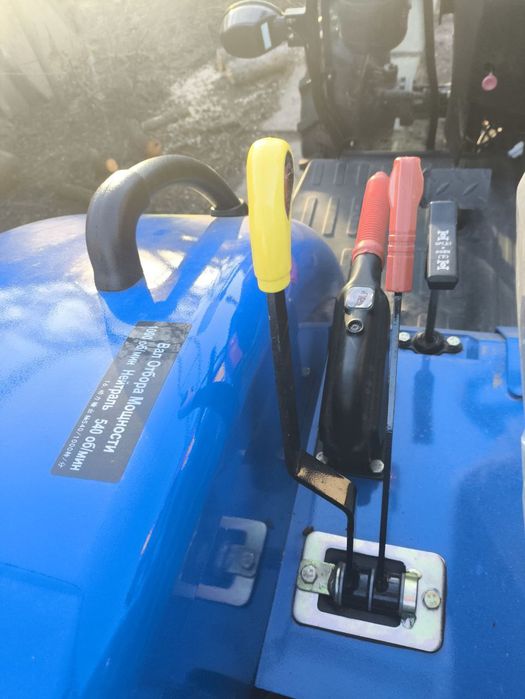 Продам трактор (Dongfeng 404 g2) і сг інвентар